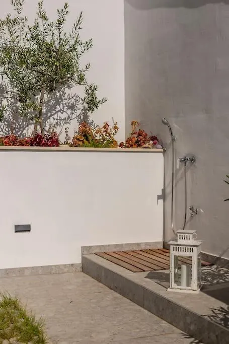 Holiday Home Lolina,Sea On A Palm! Heated Pool Trogir