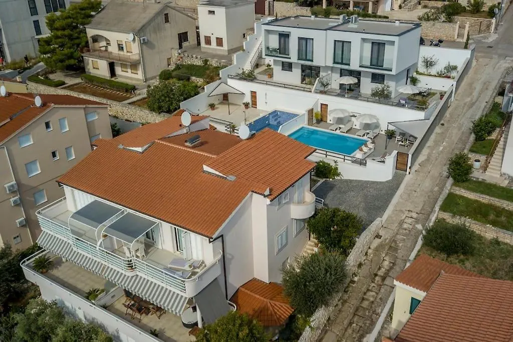 Holiday Home Lolina,Sea On A Palm! Heated Pool Trogir Croatia